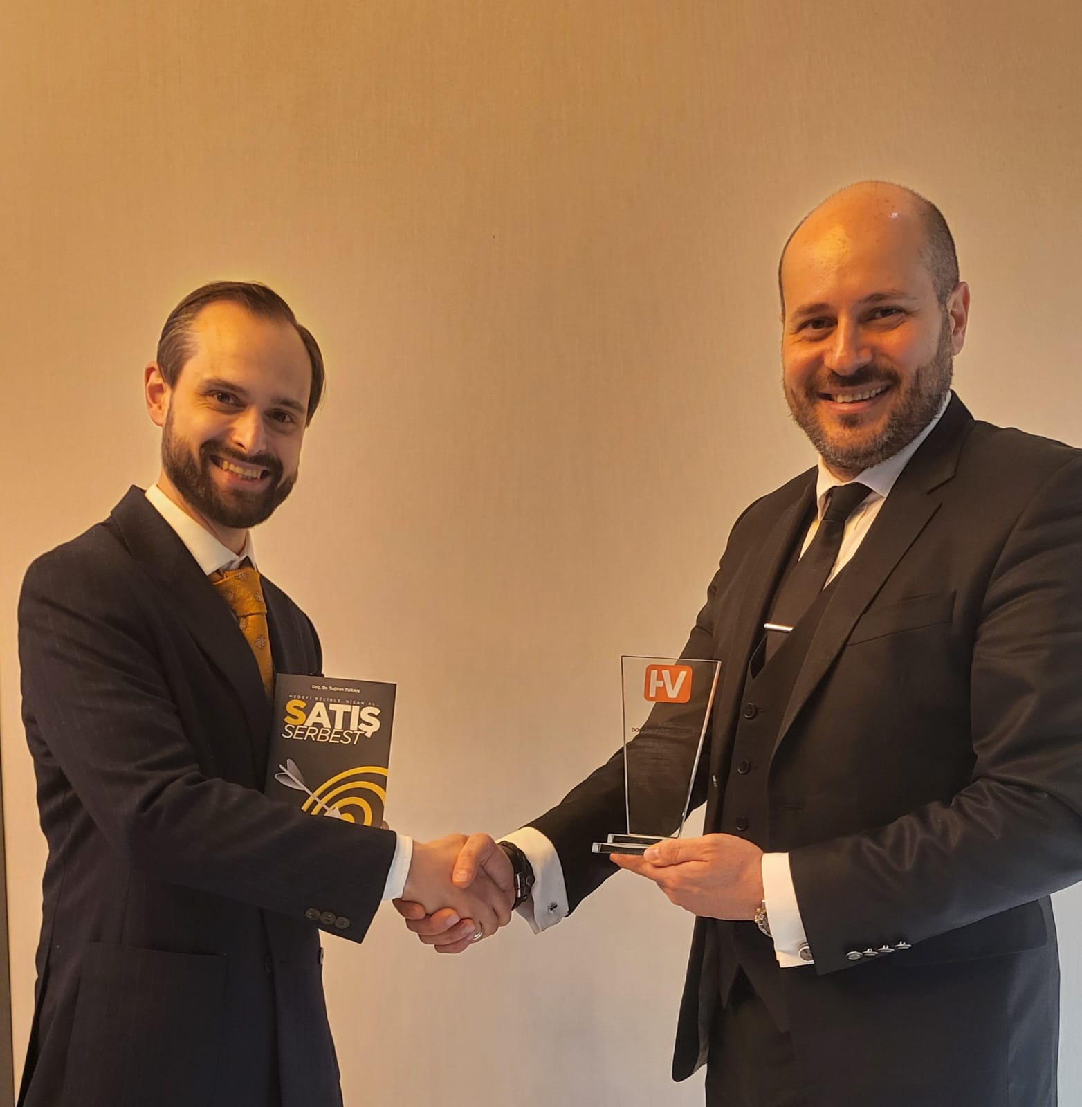 BİR HAYIR İŞİ SONRASI DERNEK YETKİLİSİ AV. ALİ CEYLAN İLE BİRLİKTE...