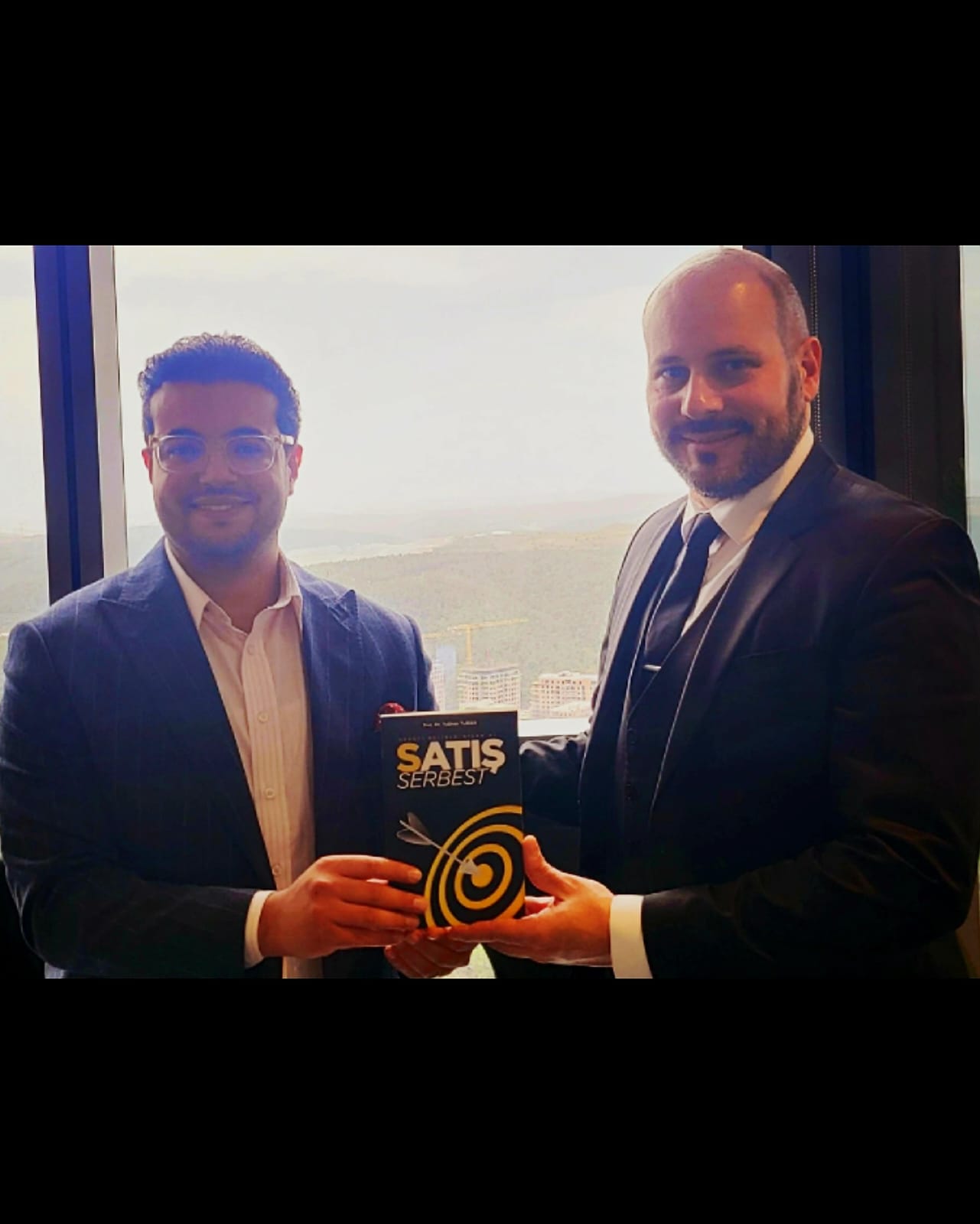 PRESTİJ PODCAST ÇEKİMİ SONRASI SEVGİLİ HAMZA LAALIOUI İLE BİRLİKTE...